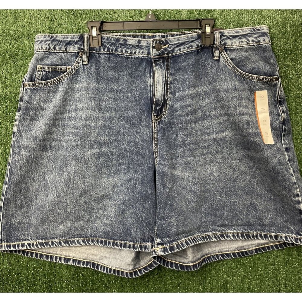 Ava & Viv Women's Denim High Rise Midi Shorts Size 20 Relaxed Fit NWT Stretch - Picture 2 of 11